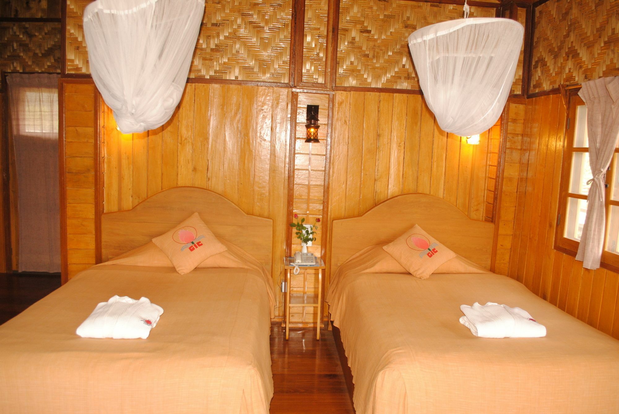 Golden Island Cottages Thale U Hotel Ywama Extérieur photo