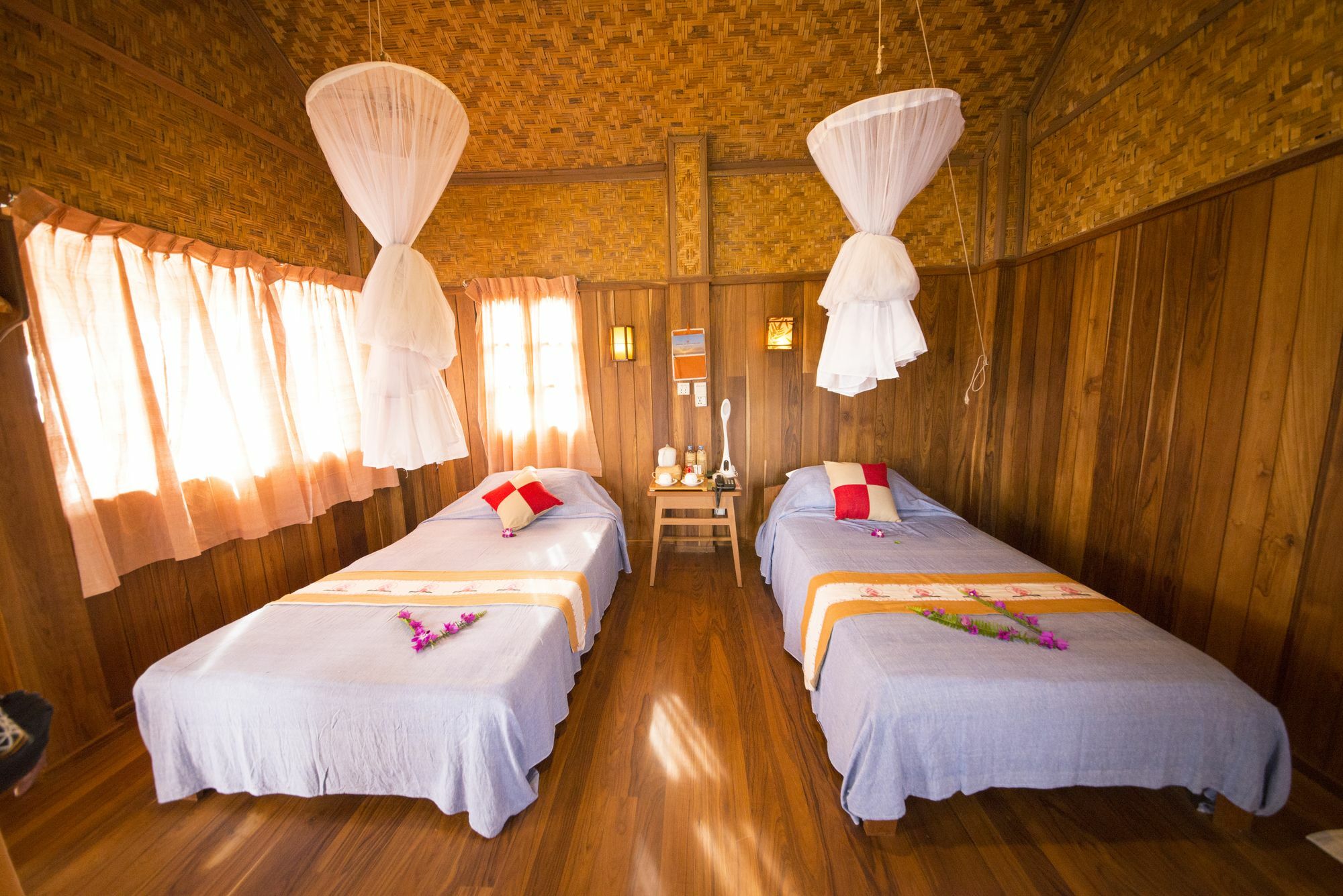 Golden Island Cottages Thale U Hotel Ywama Extérieur photo
